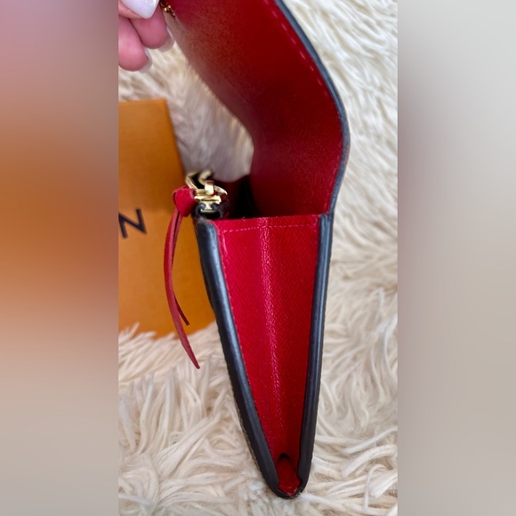 SOLD Authentic Louis Vuitton Emilie Wallet in Brown Damier - Picture 5 of 6